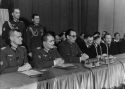 Генералы РОА Ф.И. Трухин, Г.Н. Жиленков и А.А. Власов на съезде КОНР в Праге
