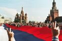 Вздувался на ветру российский флаг, как парус непривычной мне свободы